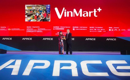 Liên đoàn hiệp hội bán lẻ châu Á trao giải “Nhà Bán lẻ xanh” cho VinMart & VinMart+ - Ảnh 1.