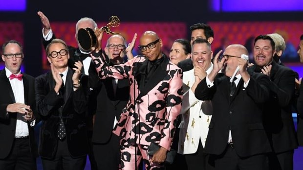 Những khoảnh khắc ấn tượng tại lễ trao giải Emmy Awards 71 - Ảnh 5.