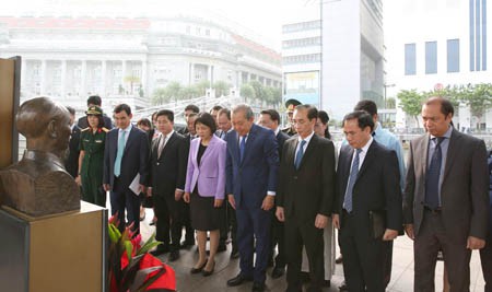 Phó Thủ tướng thăm sứ quán và tọa đàm tại Liên đoàn Sản xuất Singapore - Ảnh 5.