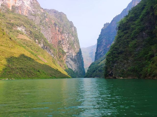 Sửng sốt trước vẻ đẹp của hẻm vực sâu nhất Đông Nam Á ở Hà Giang - Ảnh 9. Sửng sốt trước vẻ đẹp của hẻm vực sâu nhất Đông Nam Á ở Hà Giang - Ảnh 9.