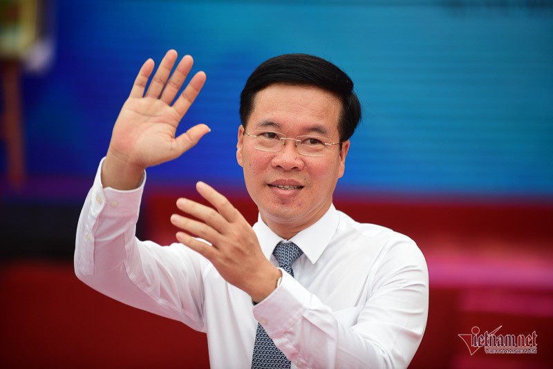 Ông Võ Văn Thưởng xúc động khi về trường cũ dự khai giảng - Ảnh 6. Ông Võ Văn Thưởng xúc động khi về trường cũ dự khai giảng - Ảnh 6.