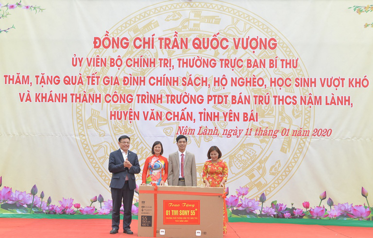 Vietcombank tài trợ 3 tỷ đồng xây dựng trường PTDT Bán trú THCS Nậm Lành tại huyện Văn Chấn, Yên Bái - Ảnh 4. Vietcombank tài trợ 3 tỷ đồng xây dựng trường PTDT Bán trú THCS Nậm Lành tại huyện Văn Chấn, Yên Bái - Ảnh 4.