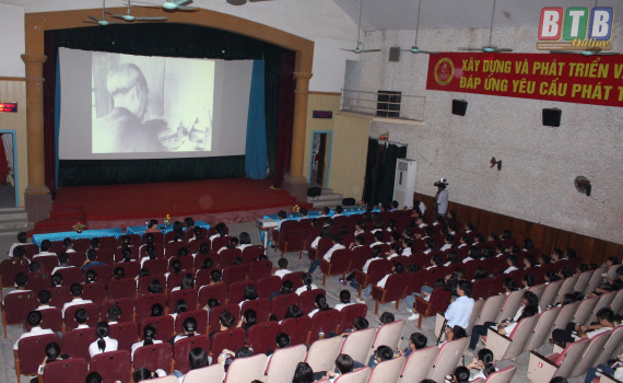 Tổ chức Đợt phim Kỷ niệm 90 năm Ngày thành lập Đảng Cộng sản Việt Nam (3/2/1930-3/2/2020) và mừng Xuân Canh Tý 2020 - Ảnh 1.