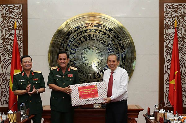 Phó Thủ tướng Thường trực thăm, chúc Tết lực lượng vũ trang tại TP. HCM - Ảnh 4.