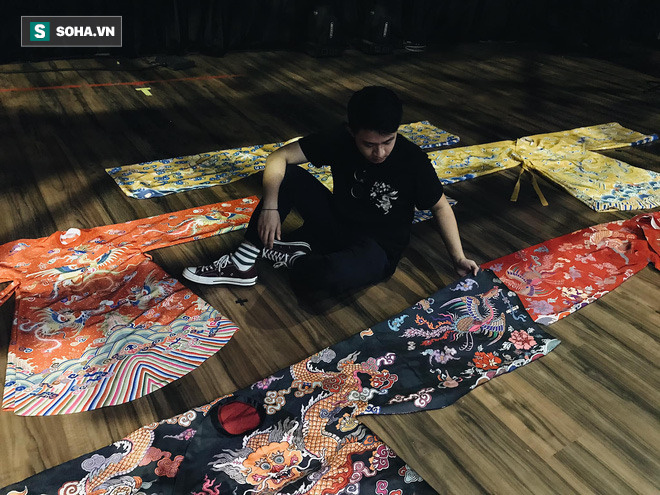 Mua giày Converse nổi tiếng của nước ngoài, vẽ thêm hoa văn Việt Nam, chàng trai bán giá 15 triệu đồng/đôi - Ảnh 5.