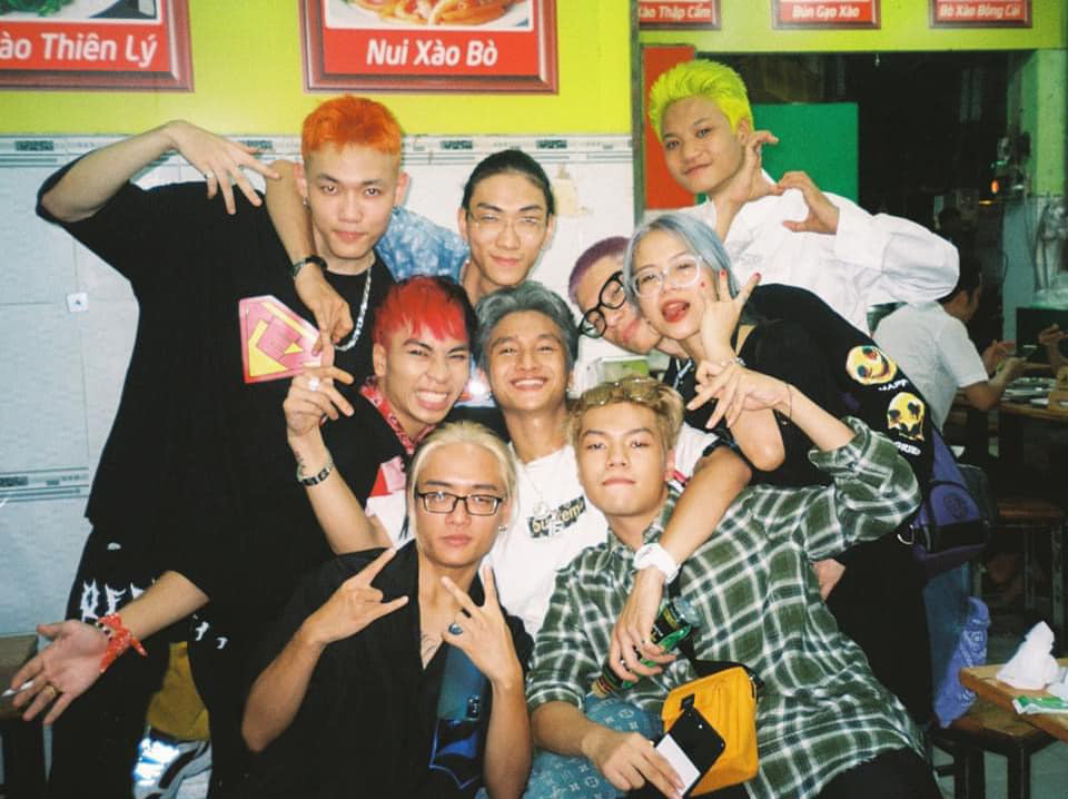 MCK - Tlinh phát cẩu lương trước hội anh em Rap Việt nhưng nhìn chỉ thấy... đau lưng - Ảnh 3. MCK - Tlinh phát cẩu lương trước hội anh em Rap Việt nhưng nhìn chỉ thấy... đau lưng - Ảnh 3.