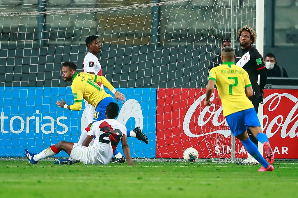 Neymar lập hat-trick, vượt thành tích ghi bàn của huyền thoại Ronaldo và giúp tuyển Brazil thắng 4-2  - Ảnh 10.