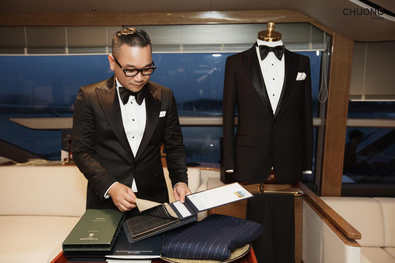 Chương Tailor ra mắt bộ suit với sợi vàng 24K trong dạ tiệc quy tụ nhiều sao Việt - Ảnh 2.