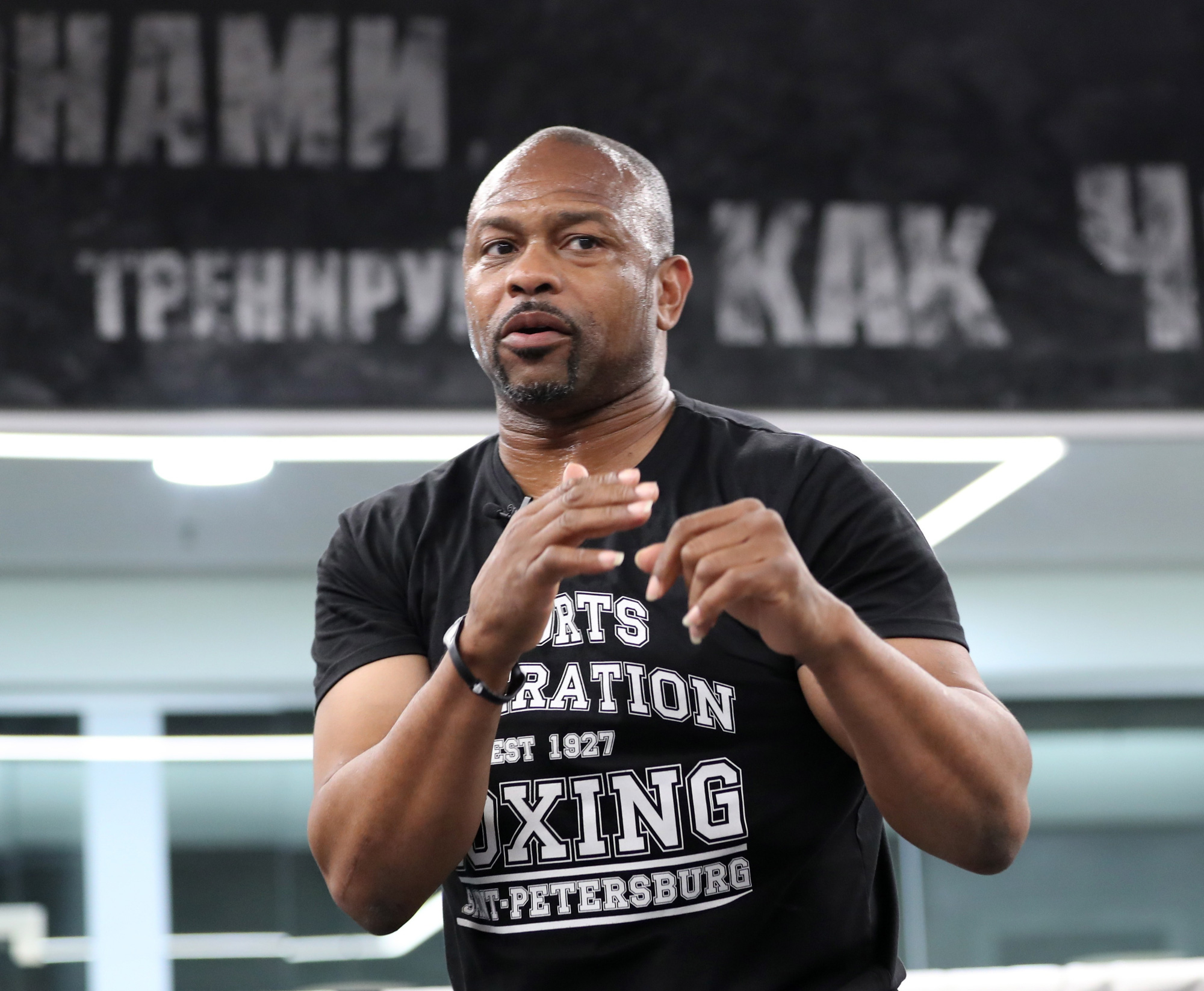 Roy Jones bày tỏ lo ngại, thừa nhận &quot;có thể chết&quot; nếu dính phải đòn của Mike Tyson - Ảnh 1.