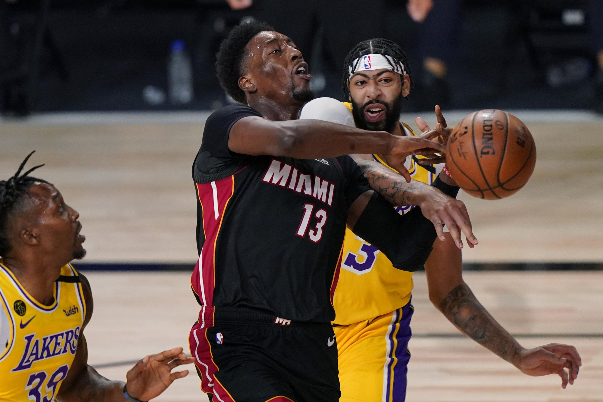 Thấy gì sau game 1 chung kết NBA: Khi mọi thứ đều chống lại Miami Heat - Ảnh 5.