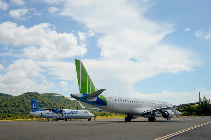 Chủ tịch Bamboo Airways cùng hành khách bay thẳng Hà Nội - Côn Đảo ngày khai trương - Ảnh 2.