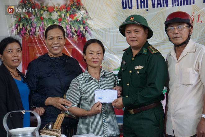 Phụ nữ Quảng Trị nấu ăn miễn phí cho thân nhân của 22 chiến sĩ hy sinh ở Sư đoàn 337 và người dân vùng ngập lũ - Ảnh 5.