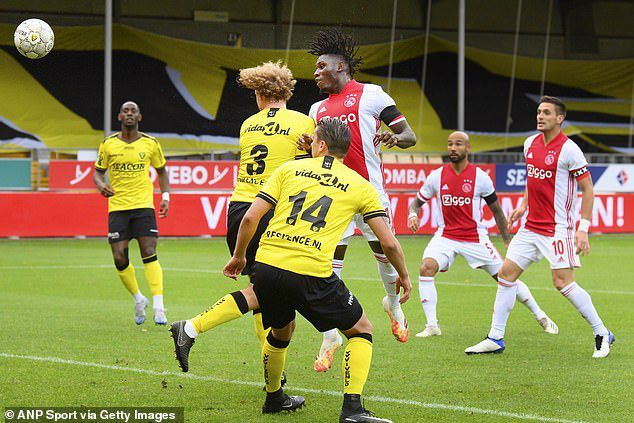 Ajax vùi dập không thương tiếc đối thủ dưới cơ bằng chiến thắng siêu đậm - Ảnh 1.