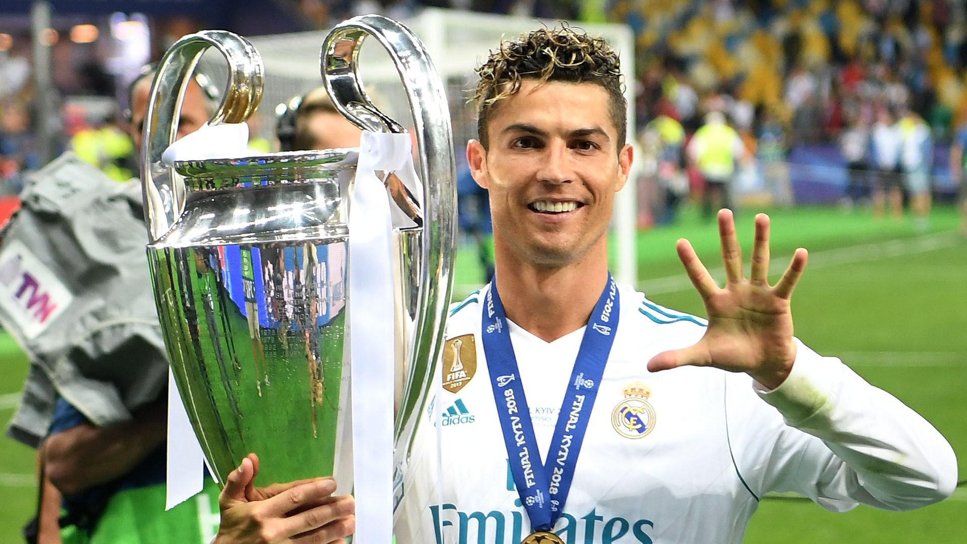 Ronaldo có thể phá thêm những kỉ lục nào tại Champions League năm nay? - Ảnh 5.