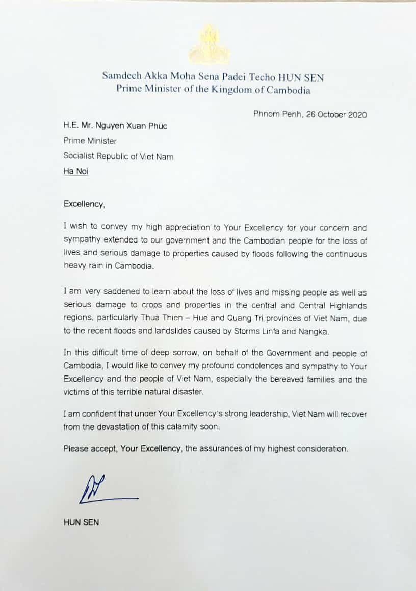 Ông Hun Sen cảm ơn Thủ tướng Nguyễn Xuân Phúc, bày tỏ đau buồn về thiệt hại do bão lũ ở miền Trung - Ảnh 1.