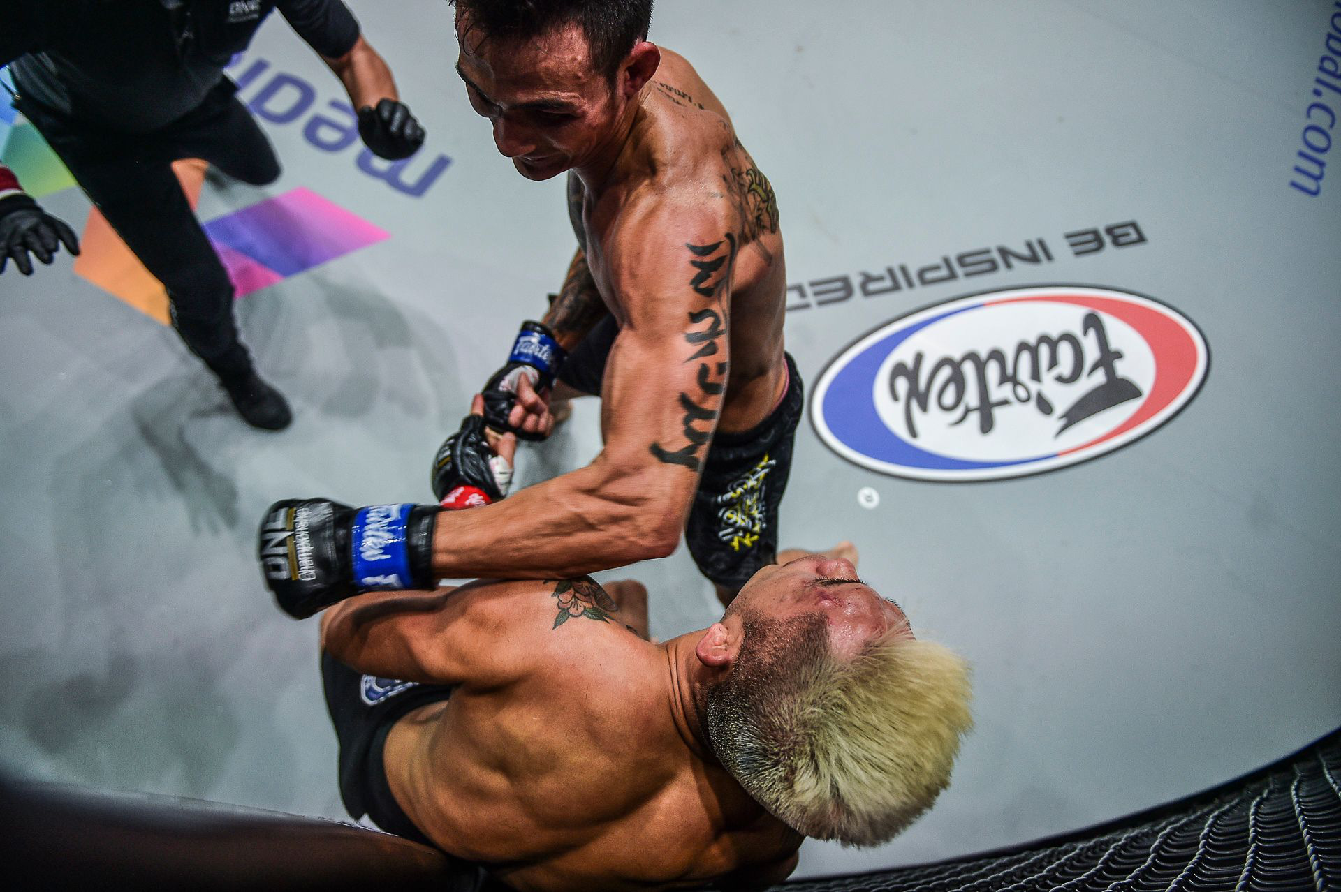 Chùm ảnh: Thành Lê hạ knock-out Martin Nguyễn, trở thành nhà vua mới tại hạng lông của ONE Championship - Ảnh 7.