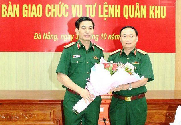 Trung tướng Thái Đại Ngọc tiếp nhận chức vụ Tư lệnh Quân khu 5 - Ảnh 1.