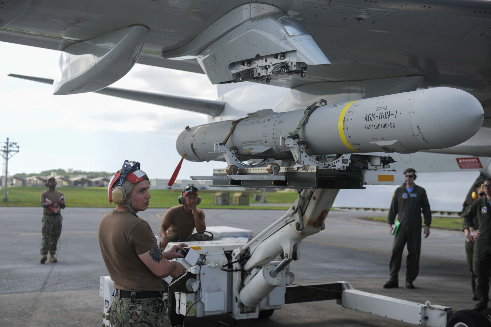 P-8A Poseidon Mỹ mang tên lửa Harpoon thách thức Trung Quốc: Bất thường hay bình thường? - Ảnh 2.