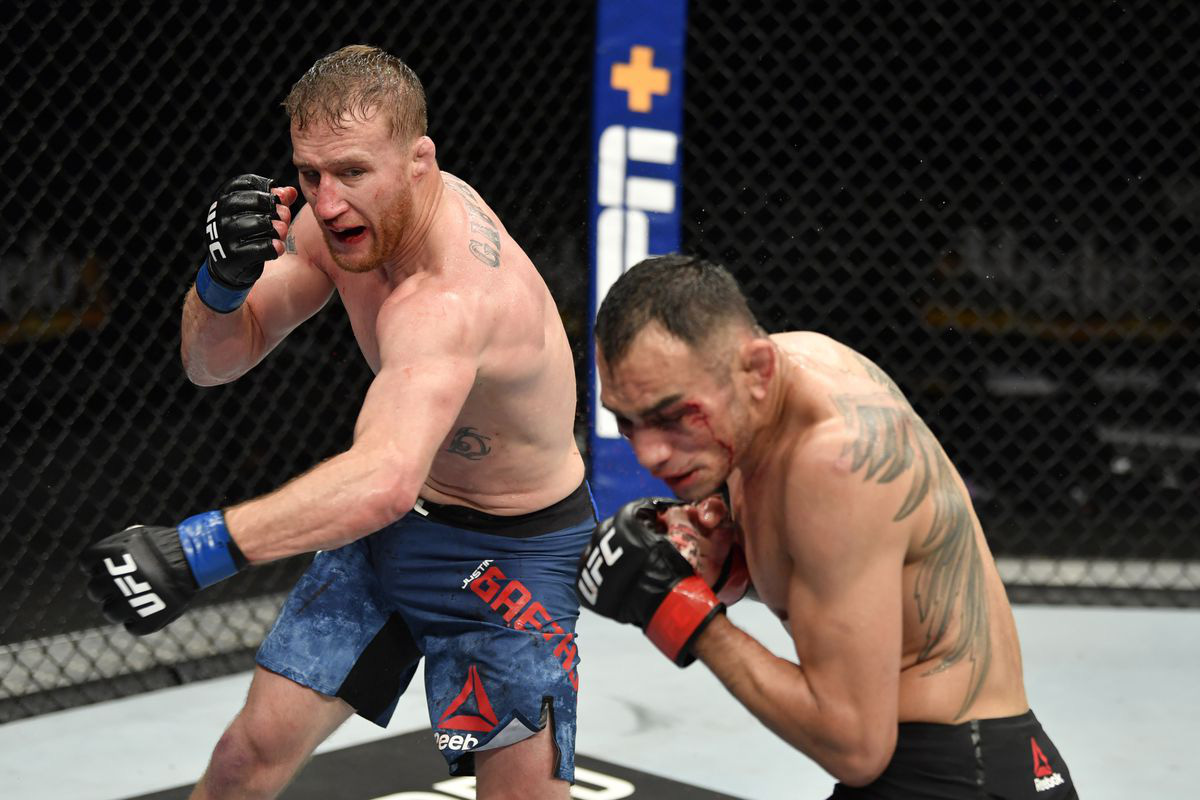 Gaethje dùng đòn khóa để buộc Khabib phải xin thua tại UFC 254 - Ảnh 2.