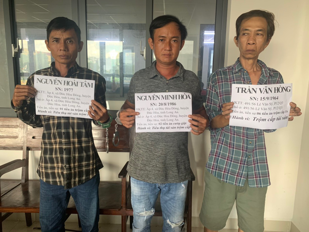 Bắt băng nghiện nhiều tiền án chuyên trộm cắp do người đàn ông 65 tuổi cầm đầu ở Sài Gòn - Ảnh 2.