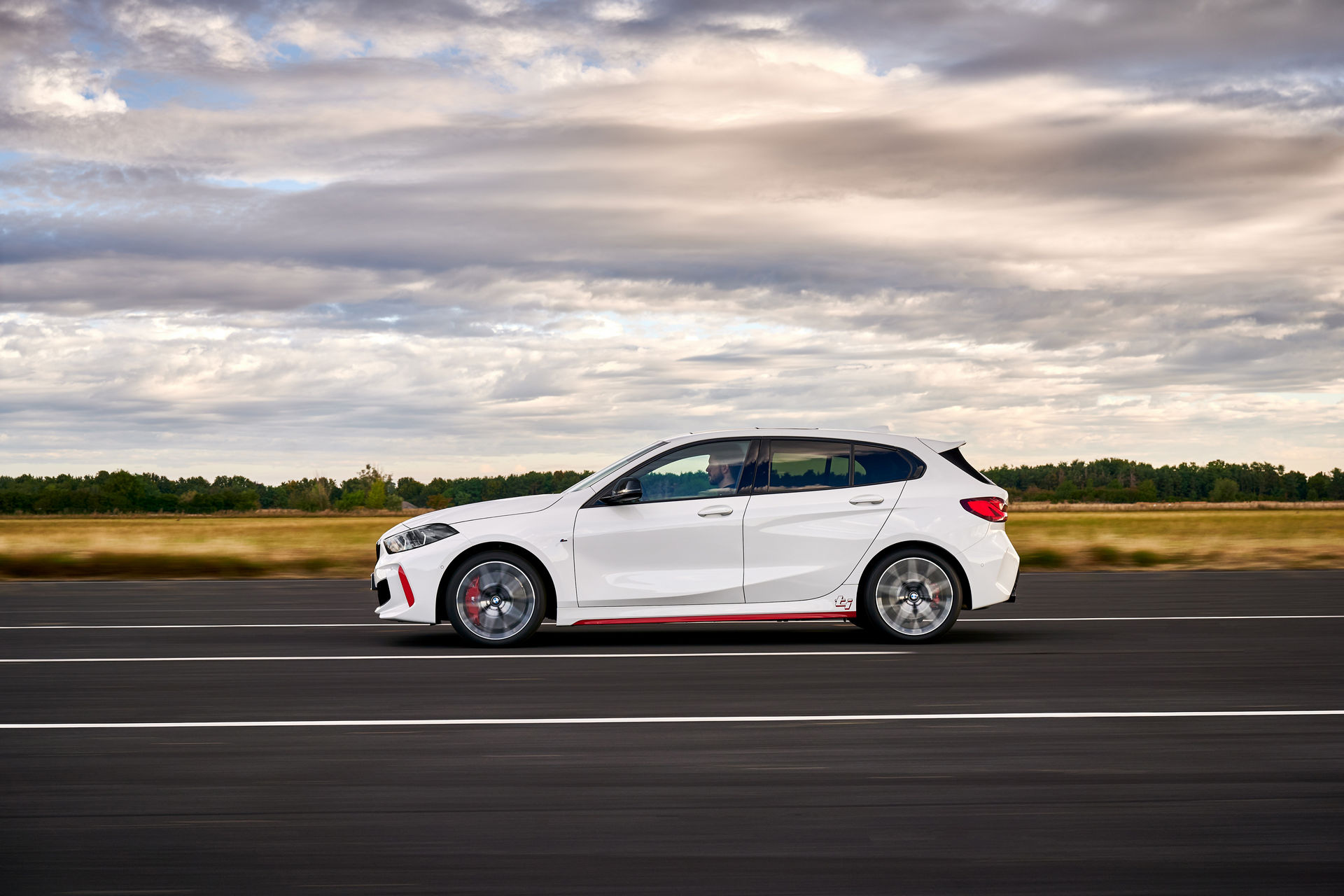 Ra mắt BMW 128ti: Xe sang hạ mình đấu Honda Civic và Ford Focus - Ảnh 3.
