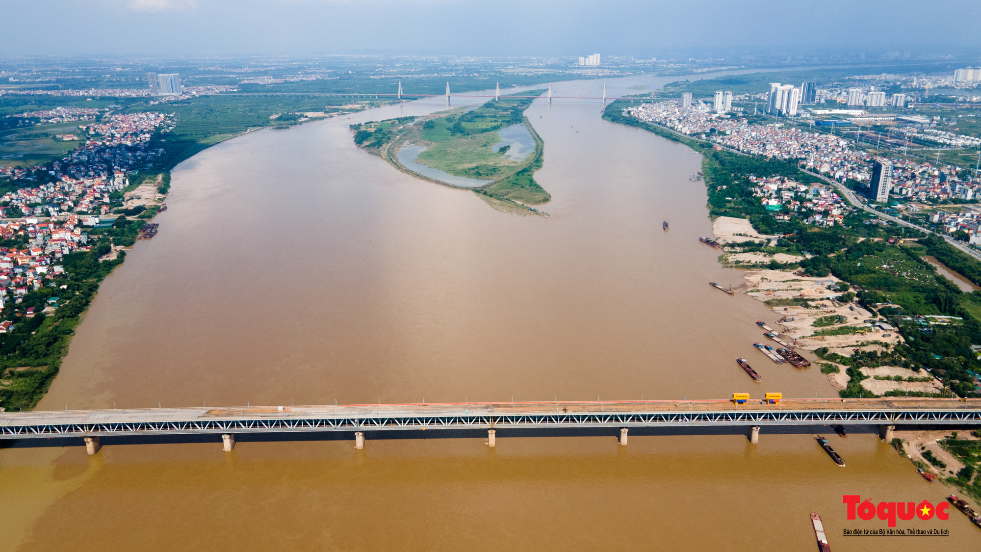 Cận cảnh những cây cầu bắc qua sông Hồng ở Thủ đô Hà Nội - Ảnh 10.