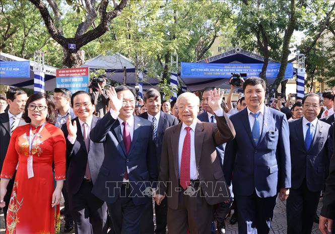 Tổng Bí thư, Chủ tịch nước Nguyễn Phú Trọng thăm mái trường xưa - Ảnh 2.