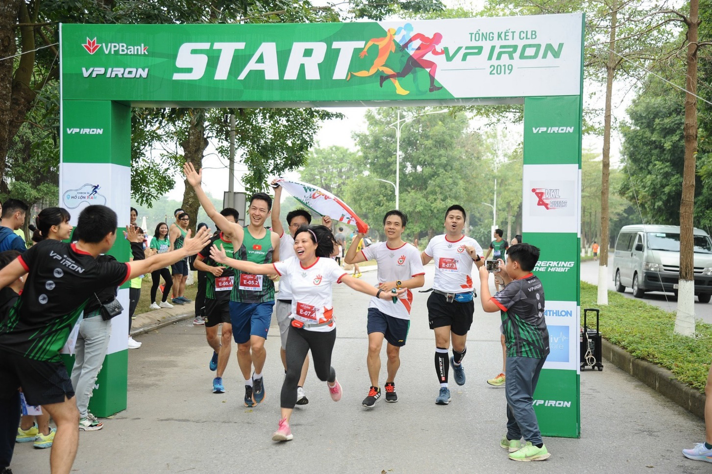 Đằng sau câu chuyện xây dựng văn hóa doanh nghiệp VPBank qua giải chạy marathon - Ảnh 1.