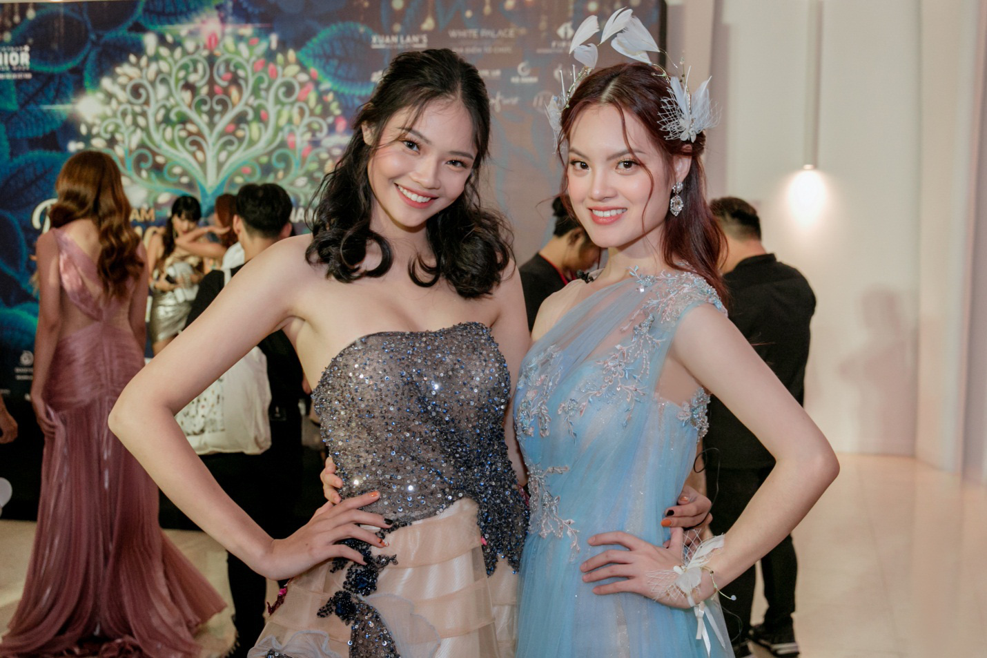 Sunny Đan Ngọc gây bất ngờ với màn catwalk xuất thần tại Vietnam Runway Fashion Week 2020 - Ảnh 4.