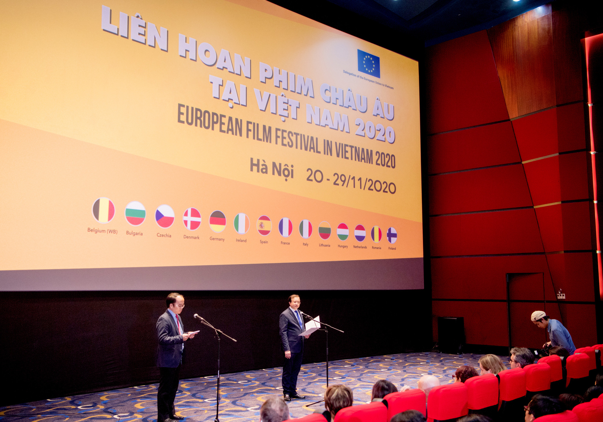 Thứ trưởng Tạ Quang Đông dự Lễ Khai mạc  Liên hoan Phim Châu Âu 2020 - Ảnh 2.