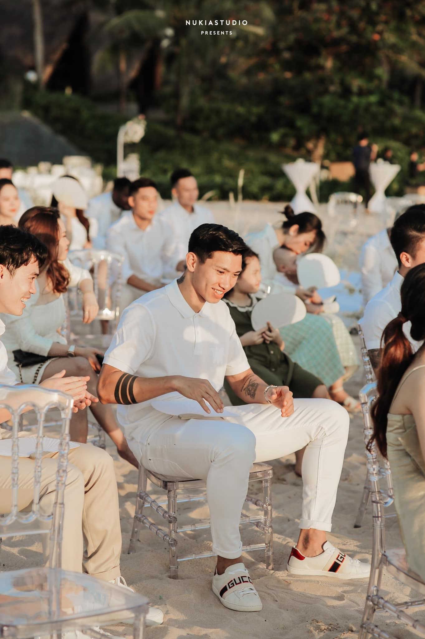 "Họ nhà trai" đồng loạt xả hình đám cưới Công Phượng: Ai cũng điển trai hết nấc - Ảnh 5. "Họ nhà trai" đồng loạt xả hình đám cưới Công Phượng: Ai cũng điển trai hết nấc - Ảnh 5.