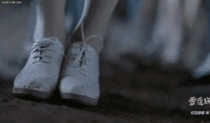 Phim mới của bạn trai Địch Lệ Nhiệt Ba vừa lên sóng đã có nguy cơ dừng chiếu vì loạt tình tiết ảo phát bực - Ảnh 9.