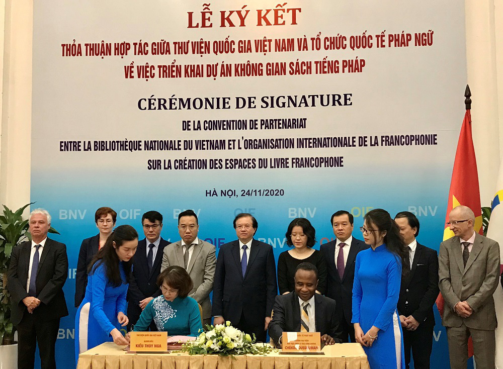 Ký kết Thỏa thuận hợp tác, triển khai Dự án Không gian sách tiếng Pháp tại Việt Nam - Ảnh 3.