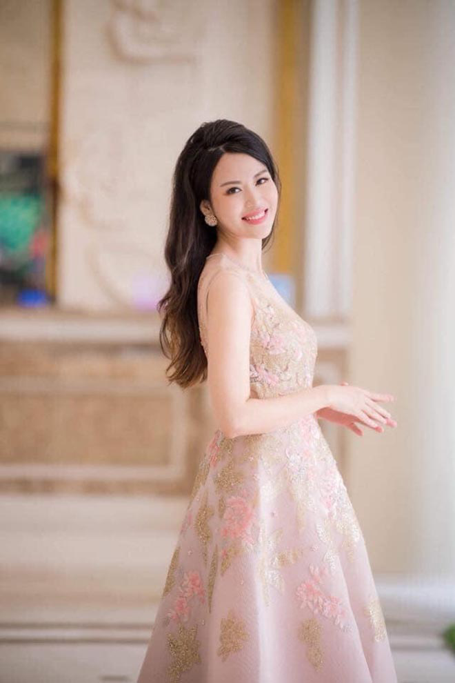 Sắc vóc tuổi 44 của cựu Hoa hậu Việt Nam có vòng eo hấp dẫn nhất - Ảnh 4.