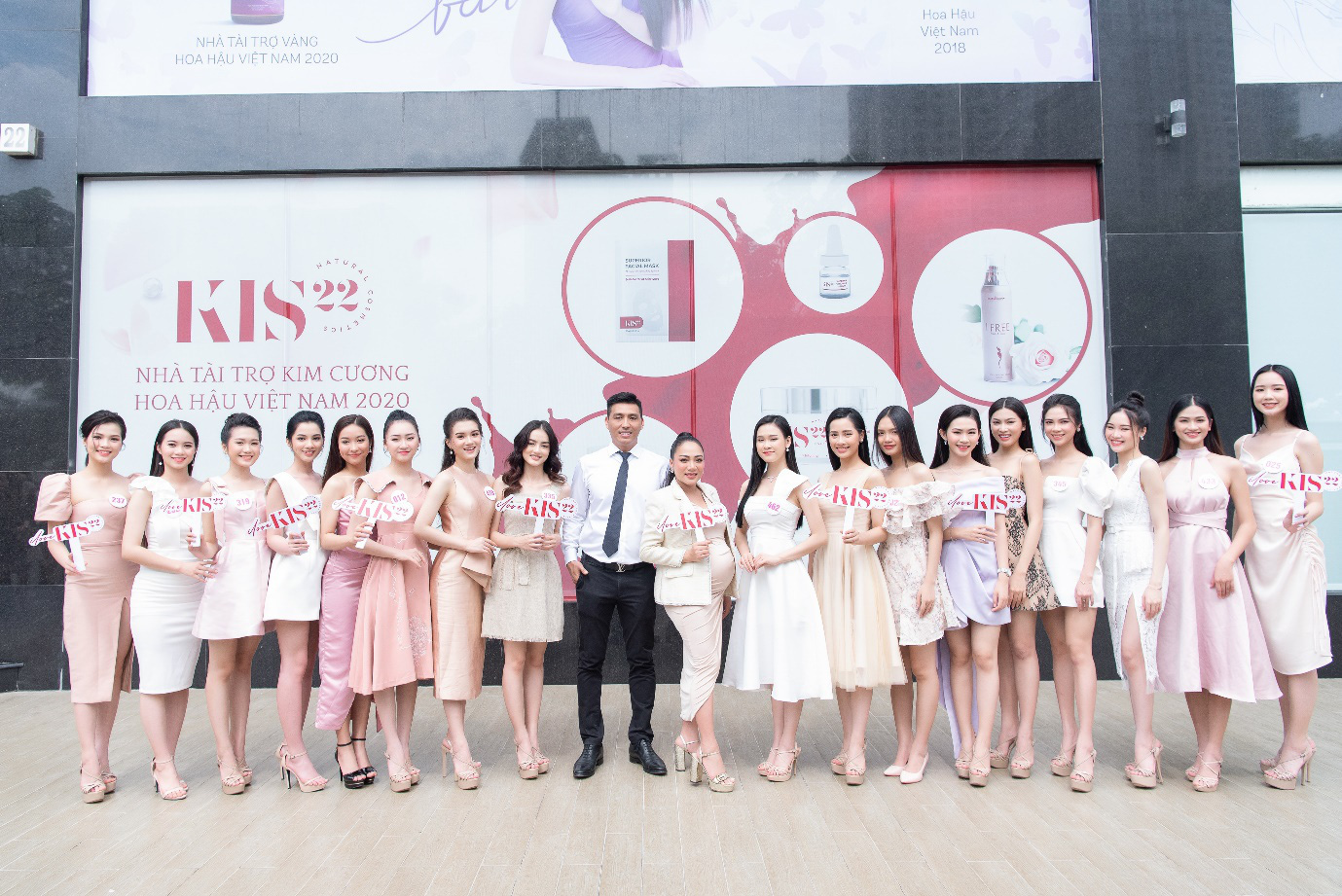 CEO KIS 22 “truyền lửa” cho thí sinh Hoa hậu Việt Nam 2020 trước thềm Chung kết toàn quốc - Ảnh 1.