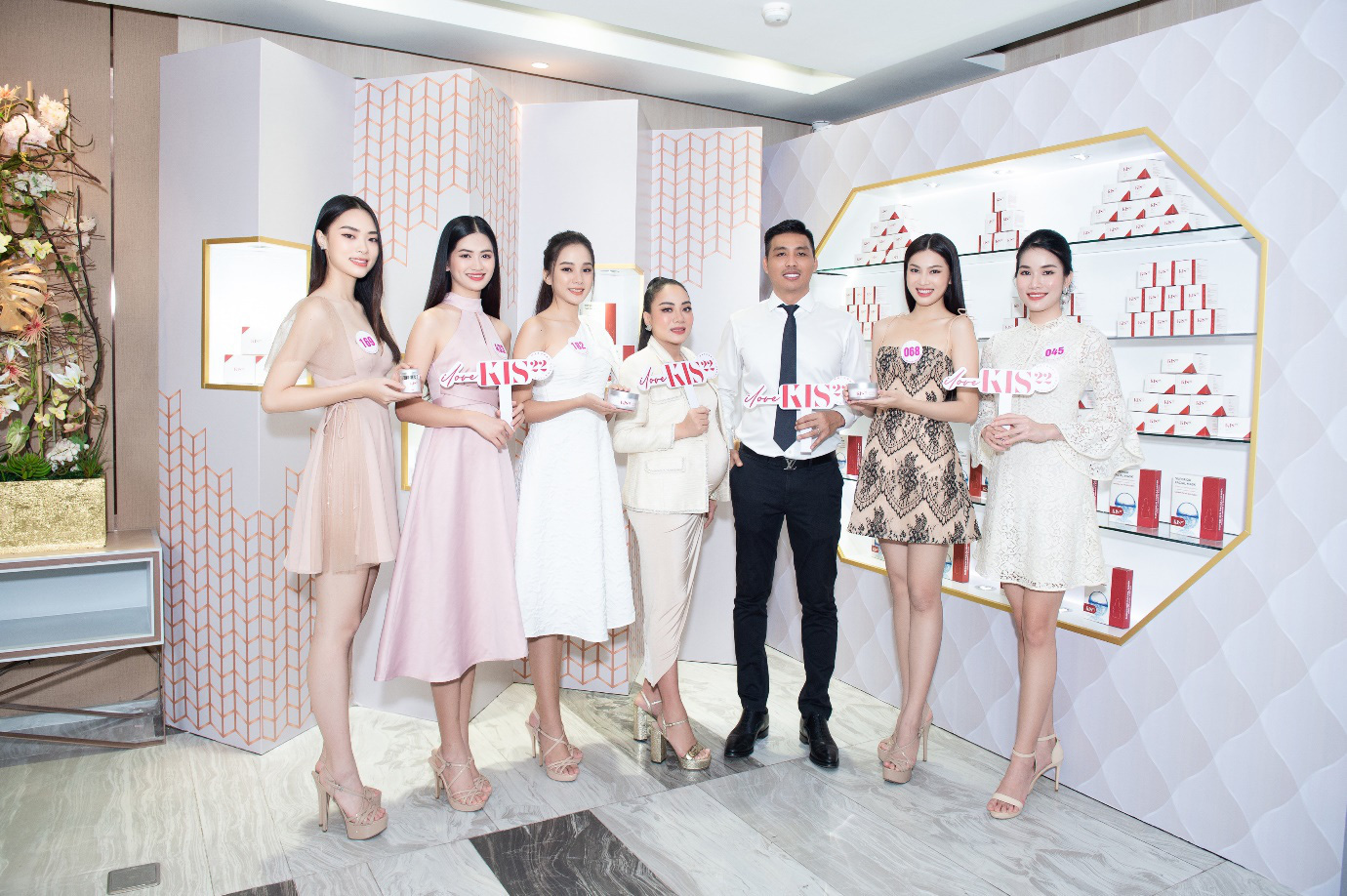 CEO KIS 22 “truyền lửa” cho thí sinh Hoa hậu Việt Nam 2020 trước thềm Chung kết toàn quốc - Ảnh 5.