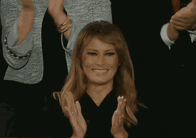 Những pha thay đổi sắc mặt trong tích tắc cùng loạt hành động đầy phũ phàng đối với chồng của bà Melania Trump khiến ai cũng đứng hình vài giây - Ảnh 4.