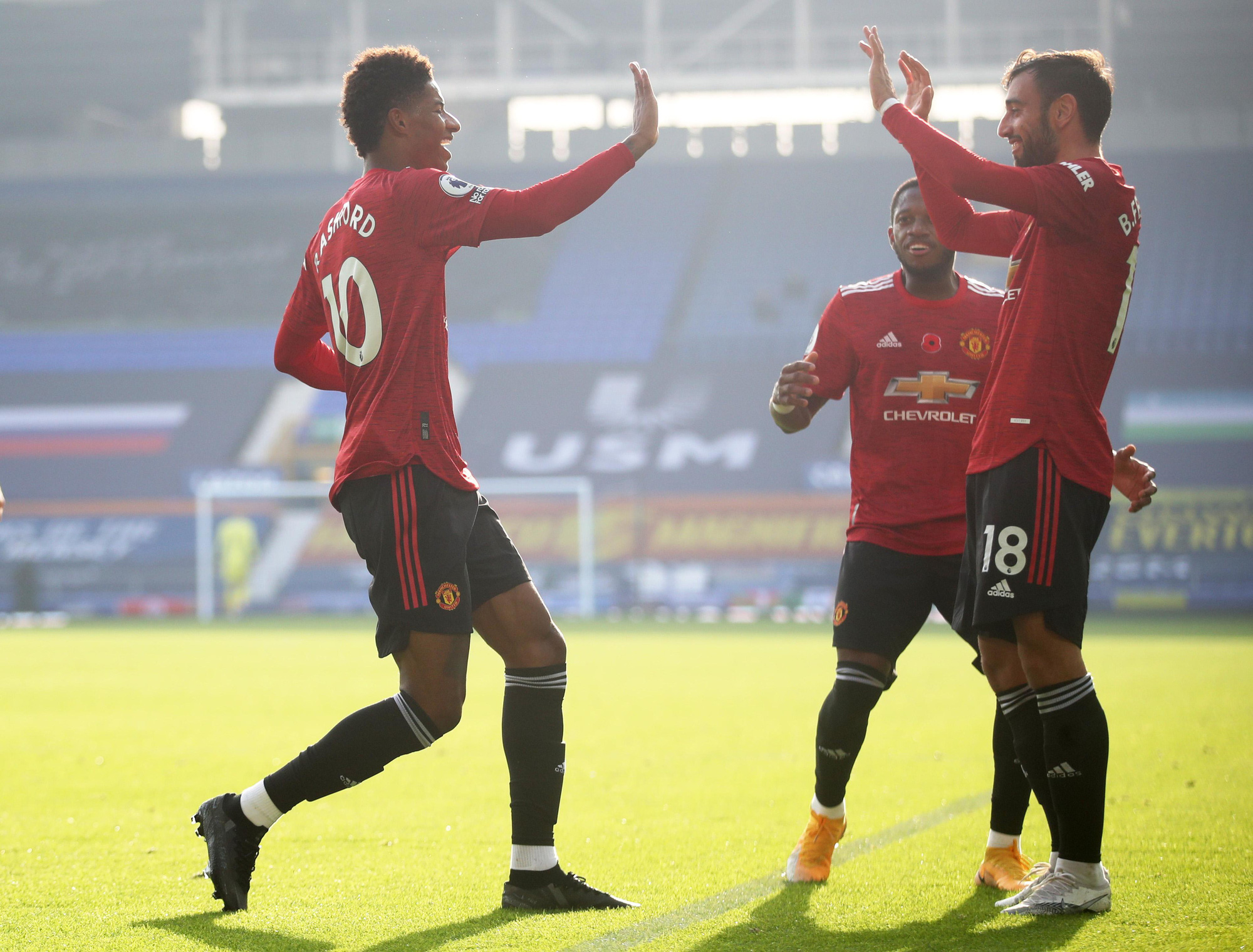 Bruno Fernandes bùng nổ giúp MU đánh bại Everton thuyết phục - Ảnh 7.