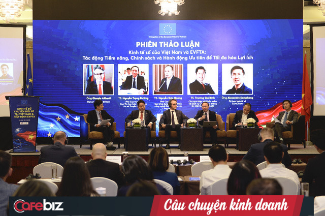 Chủ tịch FPT Trương Gia Bình: Truyền thống yêu Toán là lợi thế phát triển AI của Việt Nam, sẽ mở trường đại học về AI vào năm sau - Ảnh 2. Chủ tịch FPT Trương Gia Bình: Truyền thống yêu Toán là lợi thế phát triển AI của Việt Nam, sẽ mở trường đại học về AI vào năm sau - Ảnh 2.