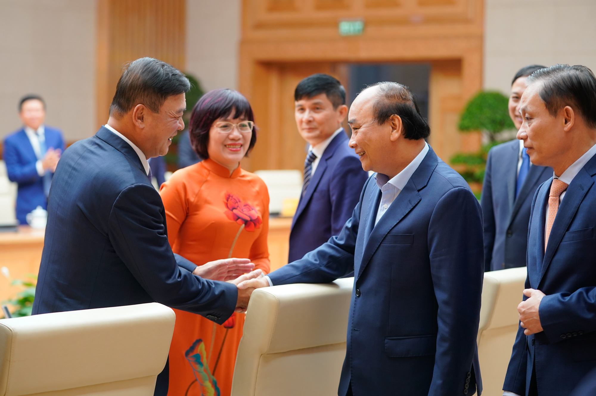 Thủ tướng Nguyễn Xuân Phúc: Chống suy thoái như chống giặc - Ảnh 1.