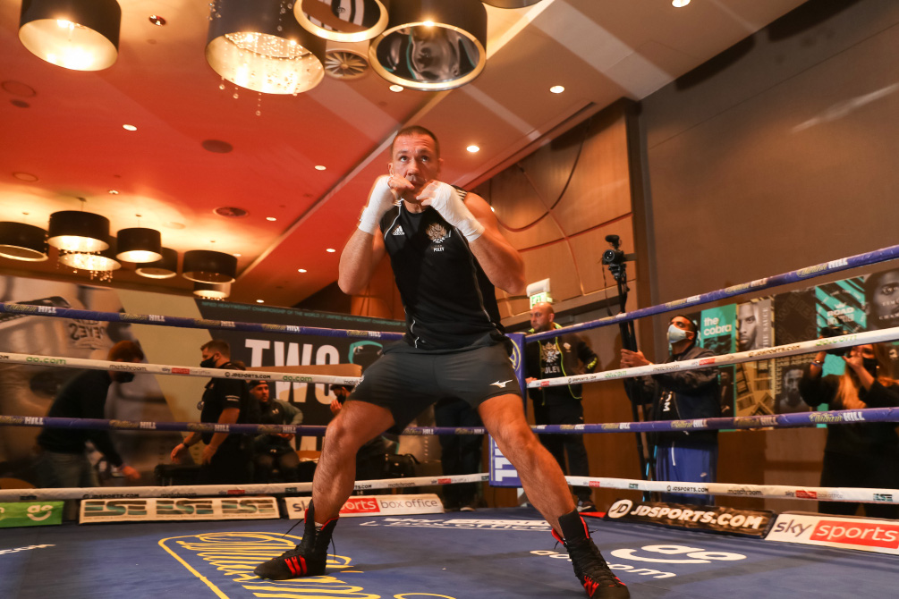 Kubrat Pulev nhắc nhở Anthony Joshua trước thềm trận siêu đại chiến tranh 3 đai thế giới: Anh đang đánh giá tôi quá thấp - Ảnh 1.