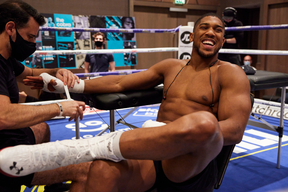 Kubrat Pulev nhắc nhở Anthony Joshua trước thềm trận siêu đại chiến tranh 3 đai thế giới: Anh đang đánh giá tôi quá thấp - Ảnh 2.