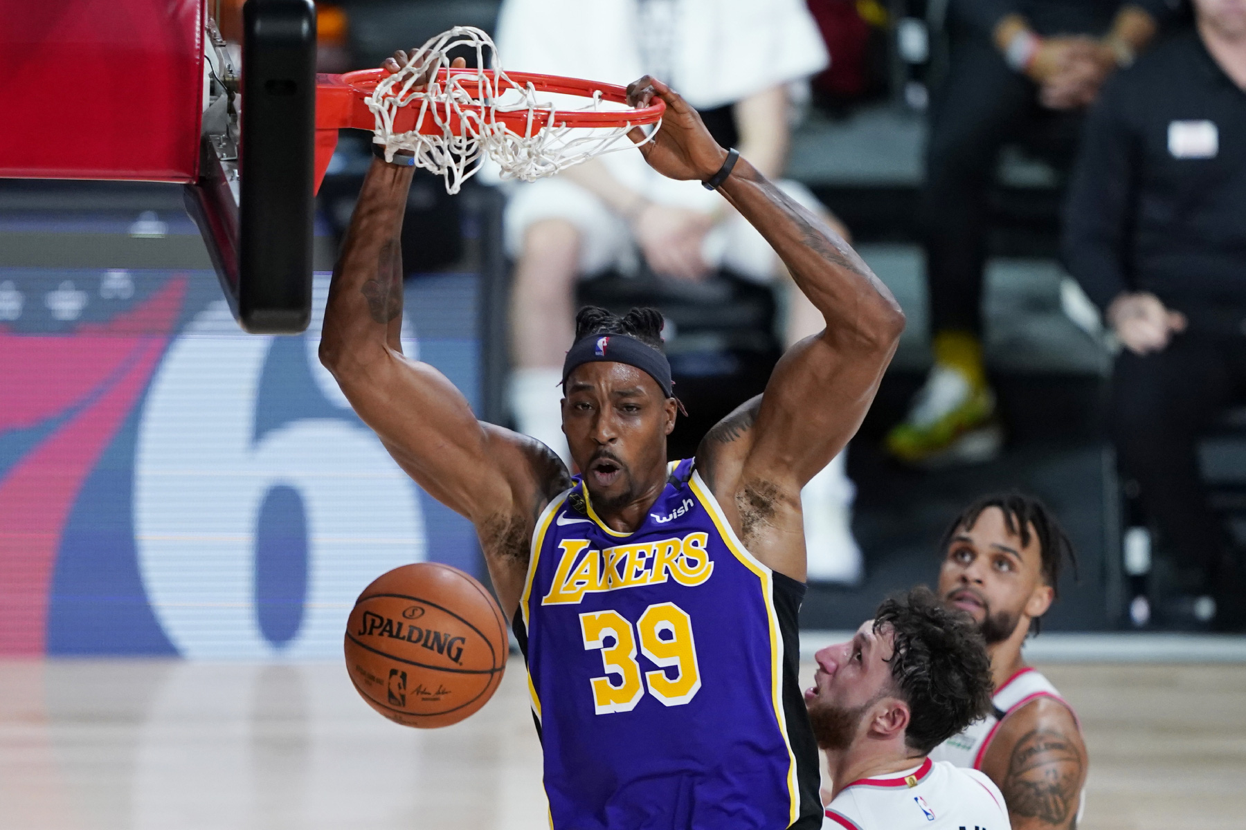 Dwight Howard đối diện tòa án: Ép người úp việc chăm sóc ... &quot;bé Na&quot; còn quỵt luôn lương thưởng - Ảnh 3.