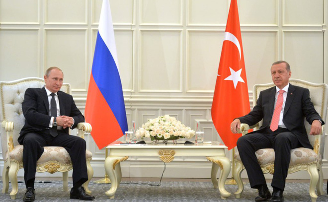 Những phát súng “bay cắt mặt” Thổ Nhĩ Kỳ ở Syria: Ông Putin đã nổi trận lôi đình! - Ảnh 2.