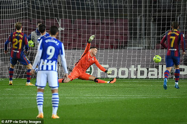 Messi góp công giúp Barca thắng ngược đội đầu bảng, áp sát top 4 - Ảnh 3.