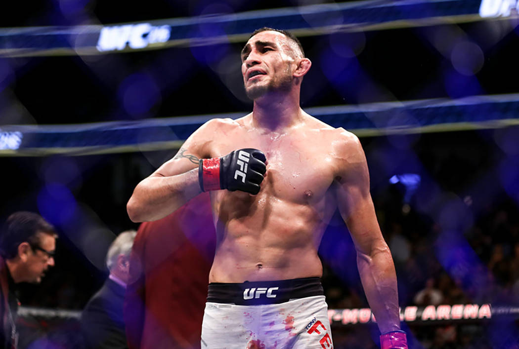 Tony Ferguson khẳng định không bị áp đảo bởi Charles Oliveira, thừa nhận đã khiến đối thủ bị &quot;mất tinh thần&quot; - Ảnh 3.