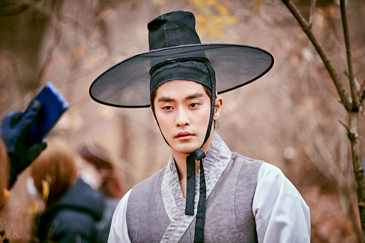 Hoàng Yến Chibi có nhiều cảnh tình tứ với “nam thần Hàn Quốc” Sung Hoon - Ảnh 3.