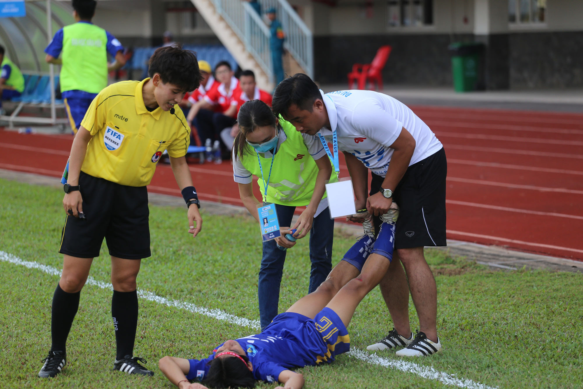 Hé lộ profile chất lừ của những bóng hồng điều hành các trận đấu tại SV-League 2020: Chuyên môn cực đỉnh, có người còn được vi vu đến tận World Cup - Ảnh 3.