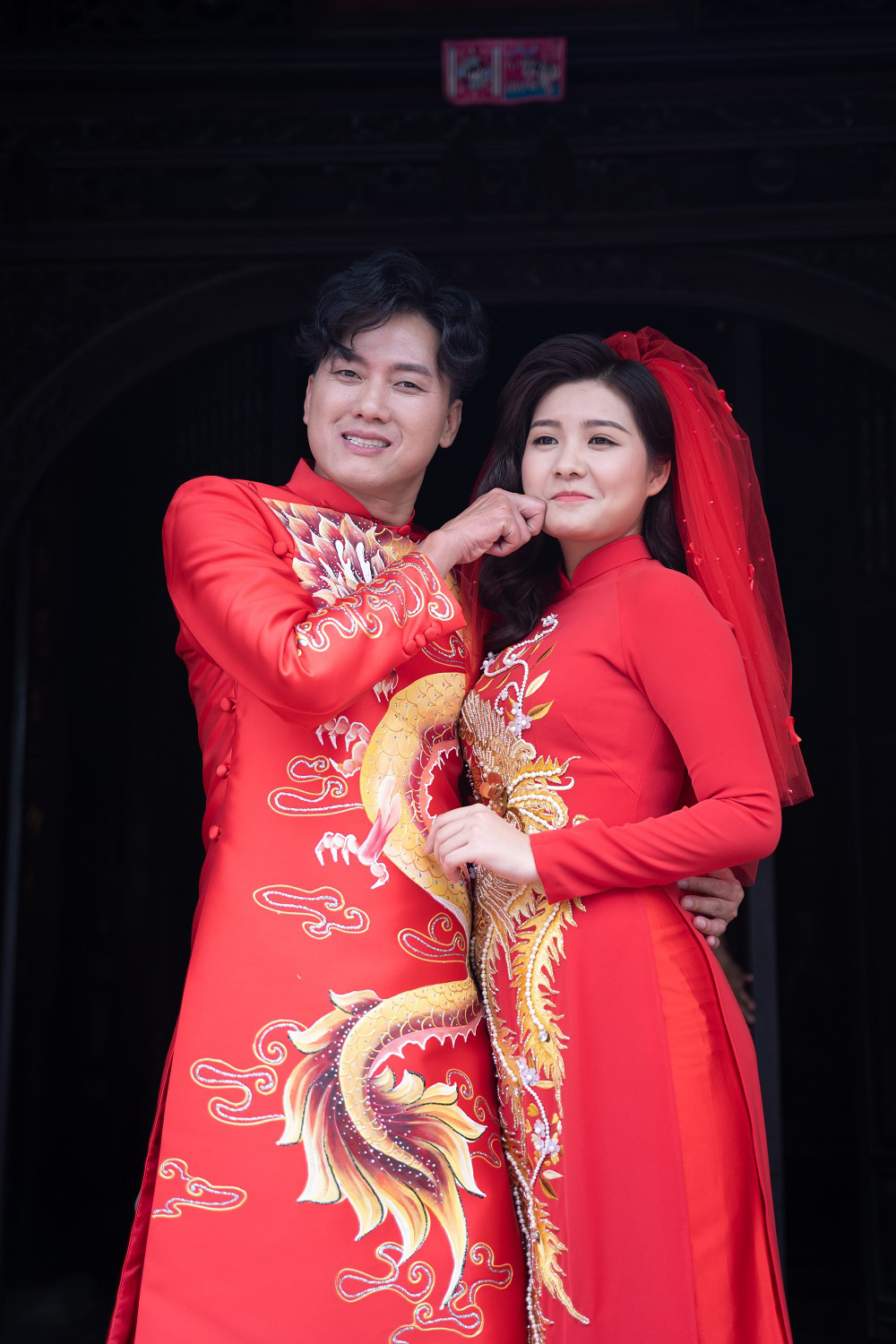 Phản ứng hài hước của bà xã Quách Ngọc Tuyên khi chồng đăng ảnh cưới với người khác - Ảnh 8.
