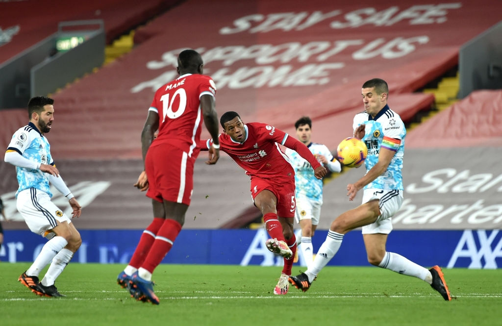 Liverpool 4-0 Wolves: The Kop mở tiệc cùng 2.000 fan ở Anfield - Ảnh 6.